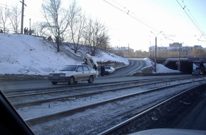 Дорожное движение в Челябинске (3 фото) 