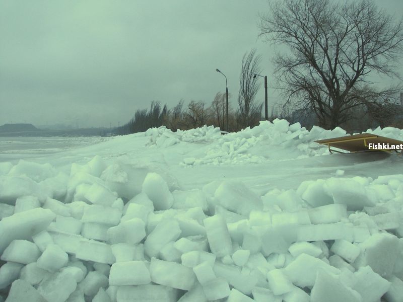 Наступление льда в Мариуполе (15 фото)