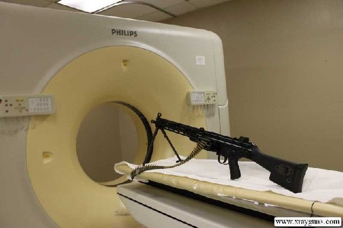 Оружие в рентгеновском аппарате (6 фото)