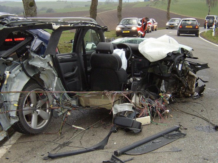 Авария Audi RS6 в Люксембурге (6 фото)