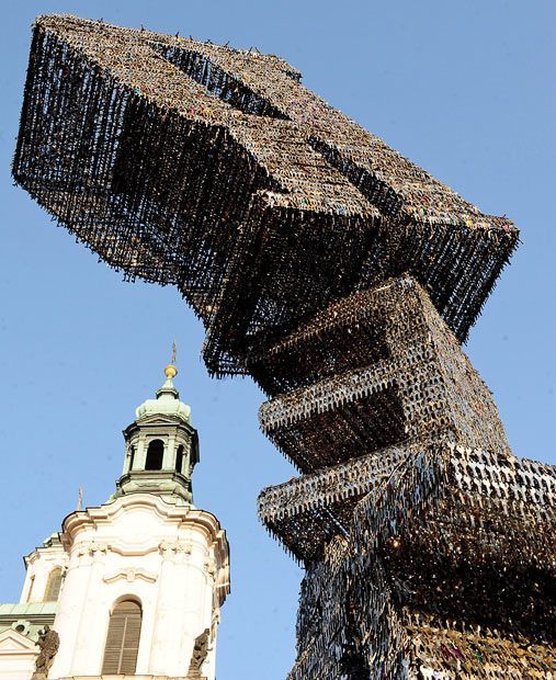 Скульптура из ключей - достопримечательность Праги (6 фото)