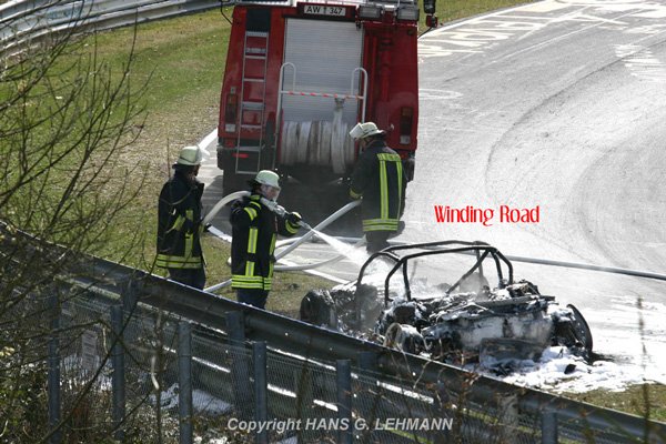 Audi RS8 разбили и сожгли (7 фото)