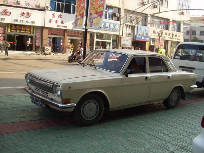 Российские и советские автомобили за рубежом (65 фото)