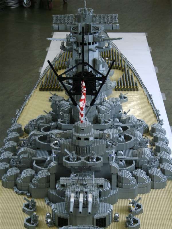 Авианосец, собранный из Лего (29 фото)