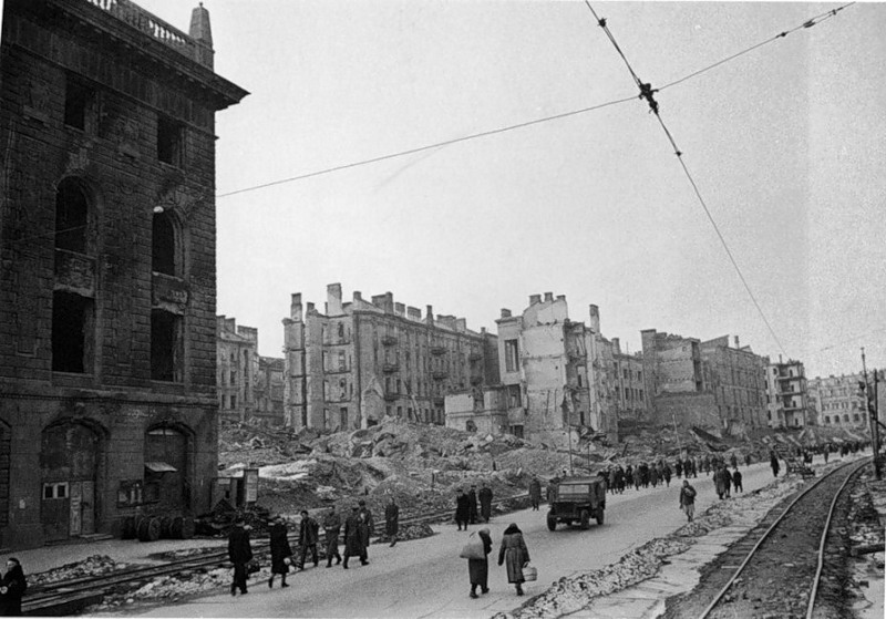 Крещатик, 1944 год