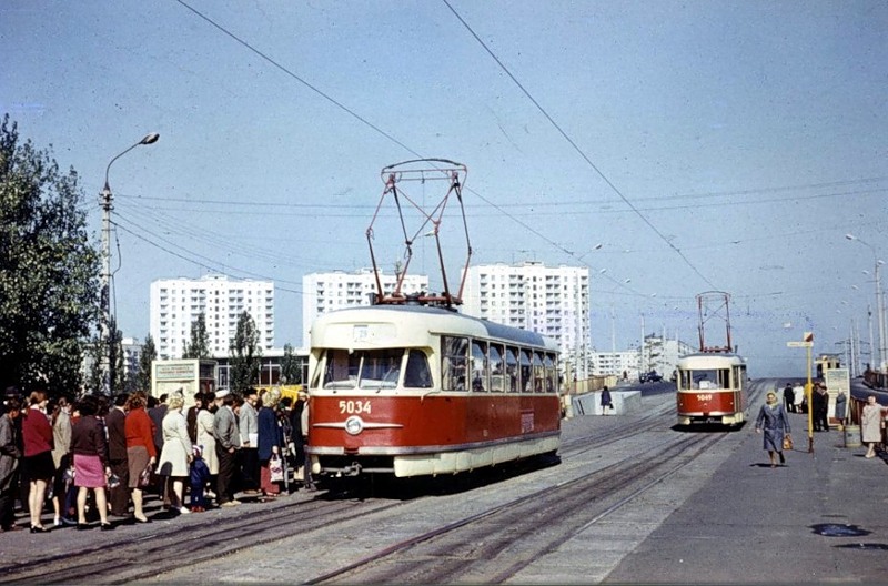 Станция метро Комсомольская (ныне - Черниговская)