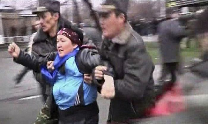 Революция в Киргизии (25 фото+видео)