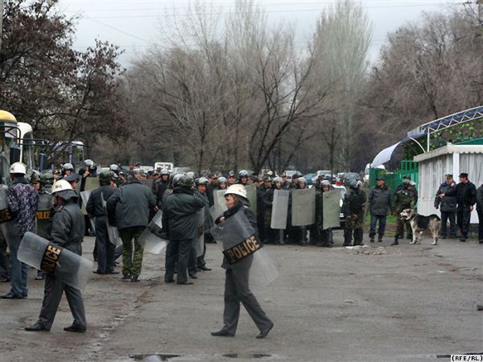 Революция в Киргизии (25 фото+видео)