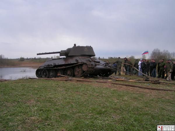В озере нашли Т-34 времен Второй Мировой (13 фото)