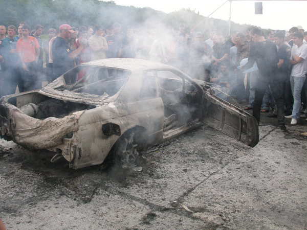 Выгоревший автомобиль. Фото: Aragot