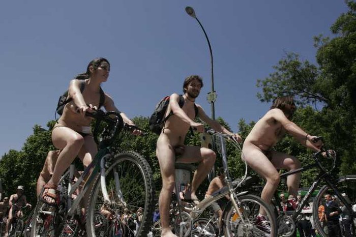 Кроме Испании марши велосипедных нудистов прошли в субботу в городах 22 стран мира.