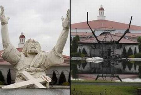 Молния уничтожила гигантскую статую Иисуса (22 фото)  