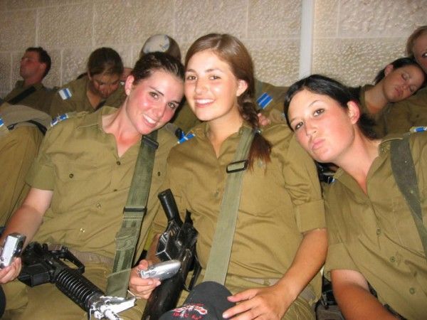 Девушки из армий разных стран (47 фотографий), photo:1