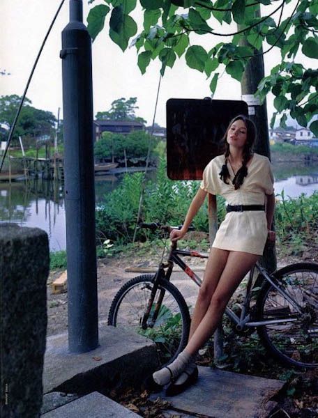 Очаровательные девушки на велосипедах (194 фото)