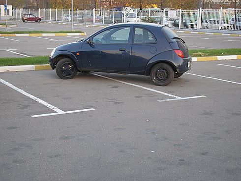 Идиотская парковка (156 фото)