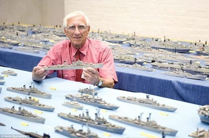 Огромная коллекция моделей кораблей (8 фото)