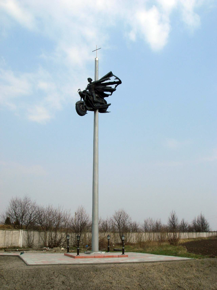 Памятник мертвому мотоциклисту (6 фото)