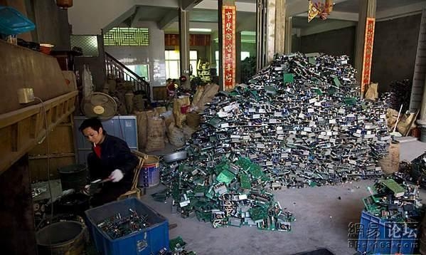 Разборка компьютеров в Китае (21 фото)