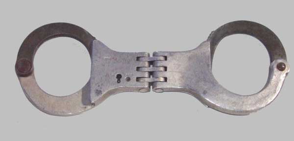Необычные наручники (42 фото)