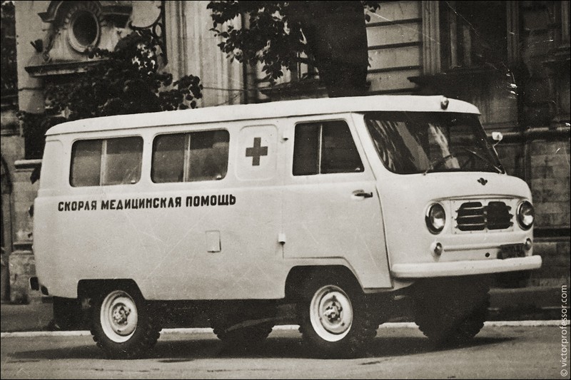 32. УАЗ-450А, 1958-1965 гг. Обратите внимание на то, что передние двери открываются в обратную сторону.