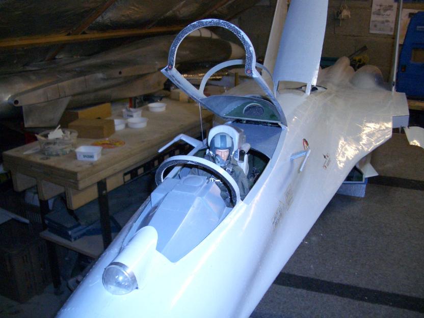 Точная мини-копия истребителя Су–27 (124 фото+видео) 