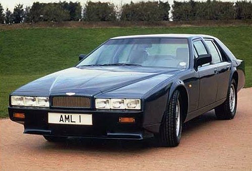 15. Aston Martin Lagonda На последней месте в рейтинге очередное произведение английского автомобильного псевдоискусства (англичане особенно отличились в сегодняшнем рейтинге). Есть подозрение, что их оторванность от континента сыграла злую шутку. Эту узкоглазую сосиску купило 645 